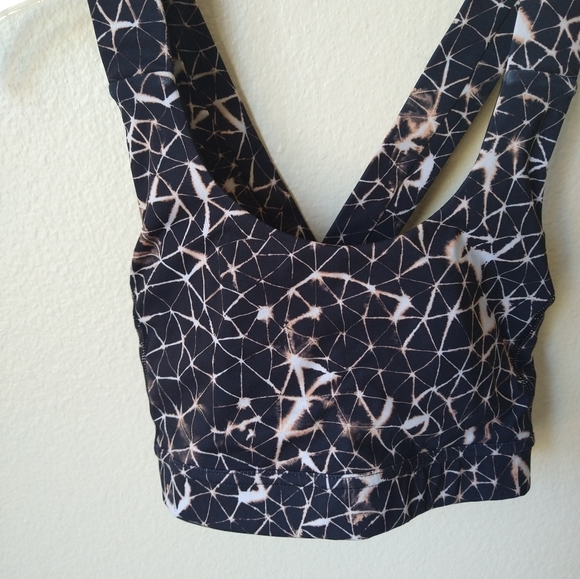 Lululemon Sports Bra - Picture 2 of 8